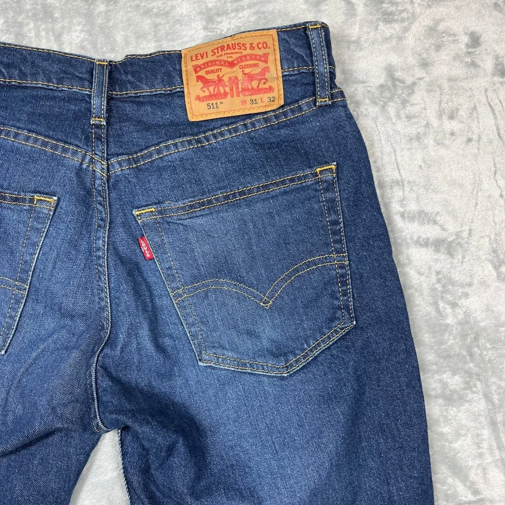 Levis 511 Slim Fit Jeans Mens 31x32 Dark Wash Blue Distressed Ripped